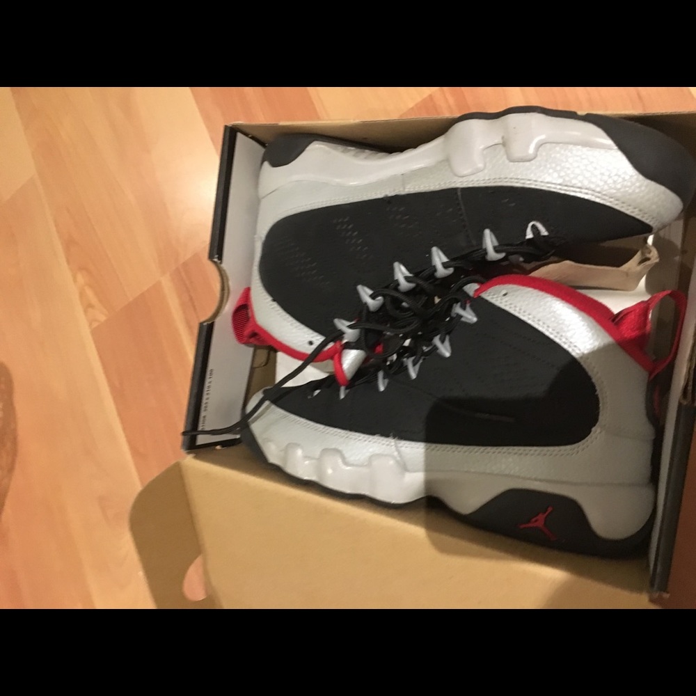 Jordan retro johnny kilroy 9 XI size 5 worn once